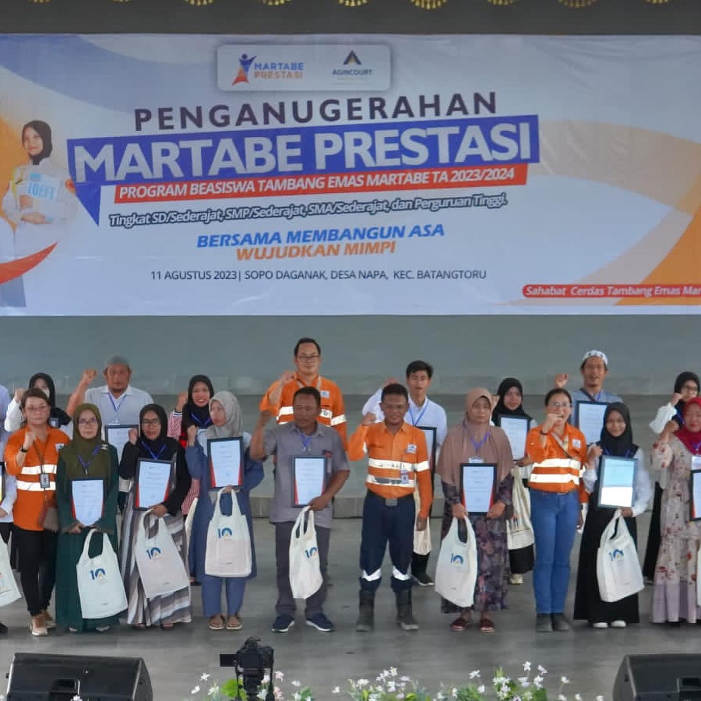 Mahasiswa IAKN Tarutung menerima Beasiswa dari PTAR 2021-2023